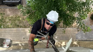 Trabajos en andamios, trabajos en altura, pintura de fachadas, reparaciones en general, impermeabilización de techos